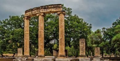 Grecia y sus monumentos como la Antigua Olimpia